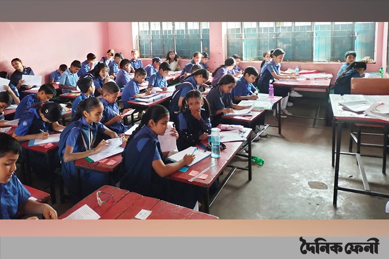 প্রাথমিকে ‘শিক্ষক’ ছাড়াই পরীক্ষা দিল শিশুরা